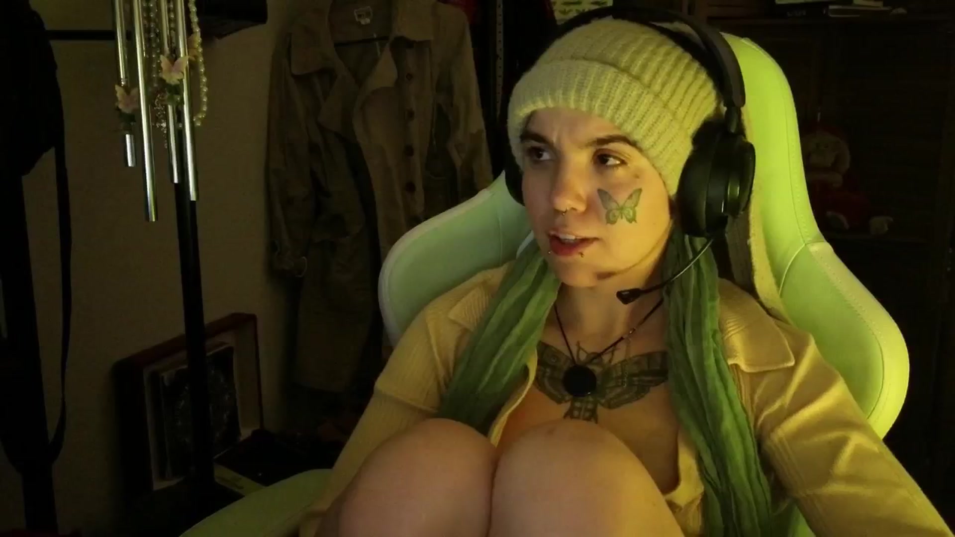 Gallery image thumbnail from Bluedweeb's myfreecams stream on, 02/13/2025, 10:58 image 7 of 20