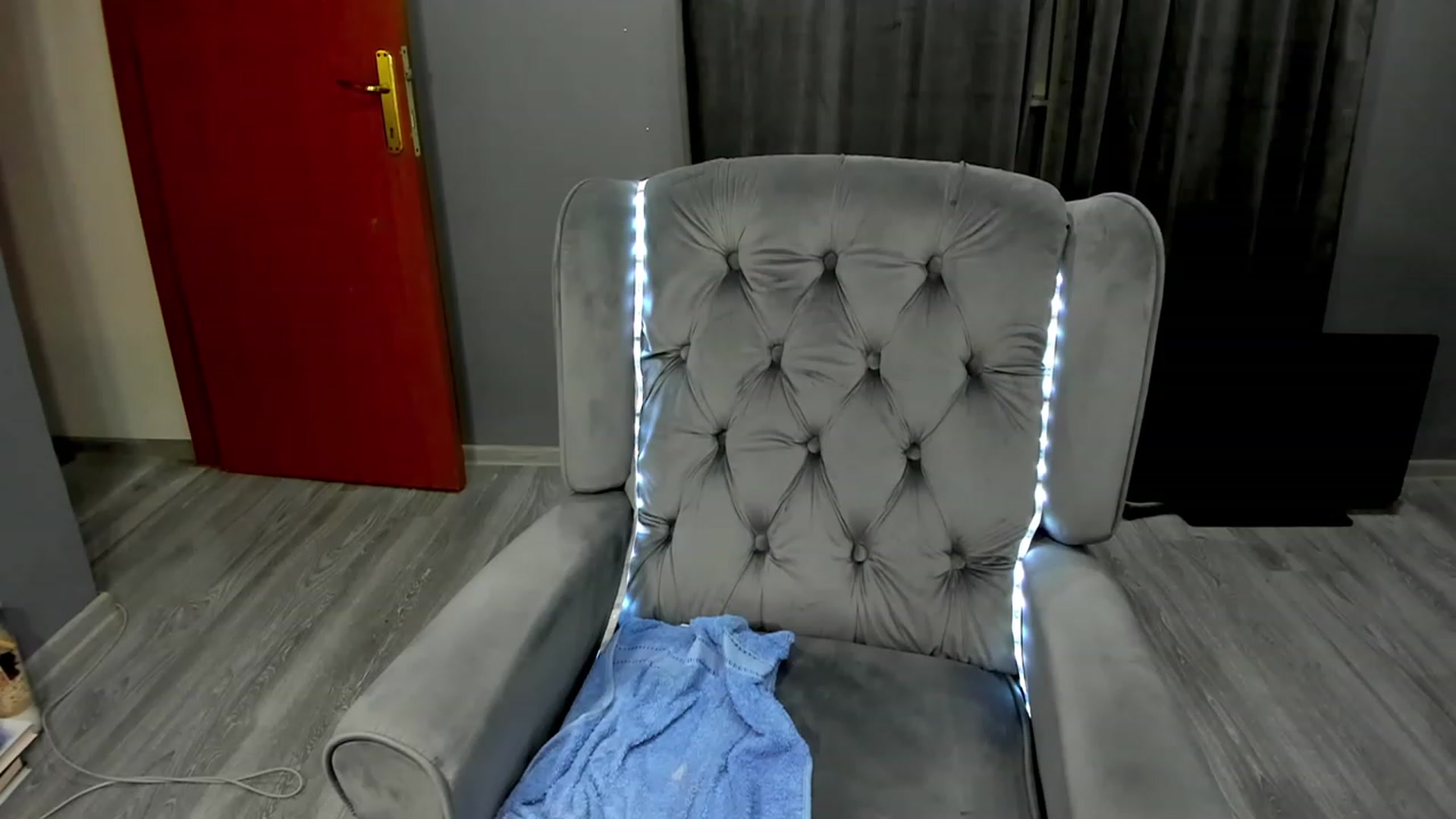 Gallery image thumbnail from BlueeeS's myfreecams stream on, 07/19/2023, 02:38 image 7 of 20