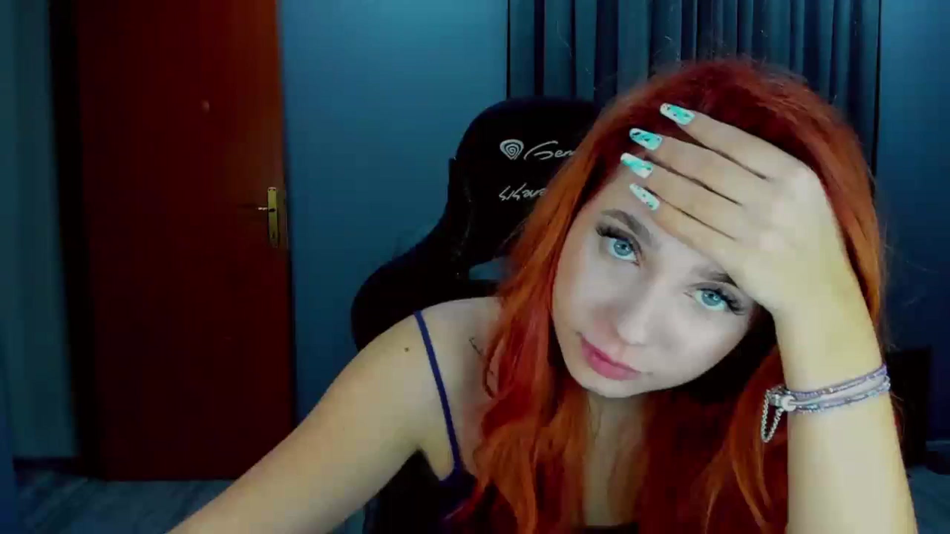 Gallery image thumbnail from BlueeeS's myfreecams stream on, 11/23/2023, 21:10 image 19 of 20
