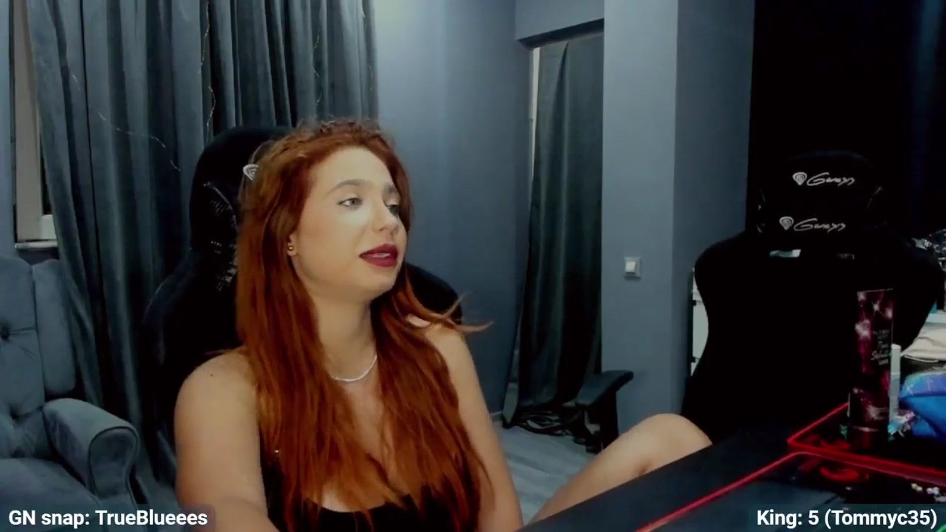 Gallery image thumbnail from BlueeeS's myfreecams stream on, 08/09/2024, 03:08 image 10 of 20