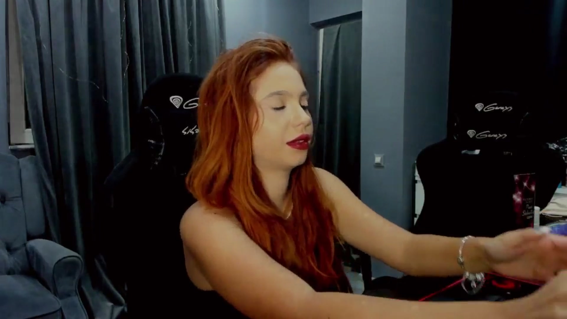 Gallery image thumbnail from BlueeeS's myfreecams stream on, 08/09/2024, 03:08 image 7 of 20