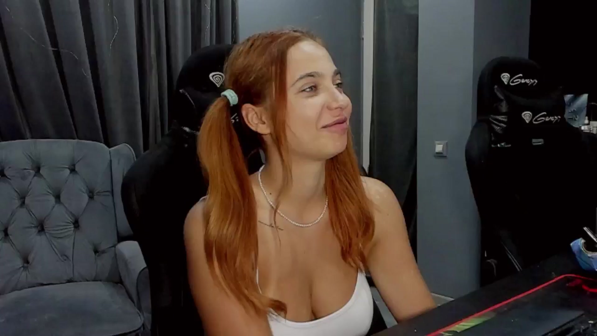Gallery image thumbnail from BlueeeS's myfreecams stream on, 08/27/2024, 01:57 image 19 of 20