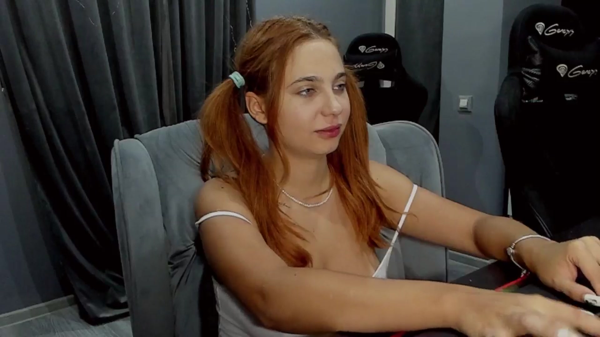 Gallery image thumbnail from BlueeeS's myfreecams stream on, 08/27/2024, 02:47 image 4 of 20
