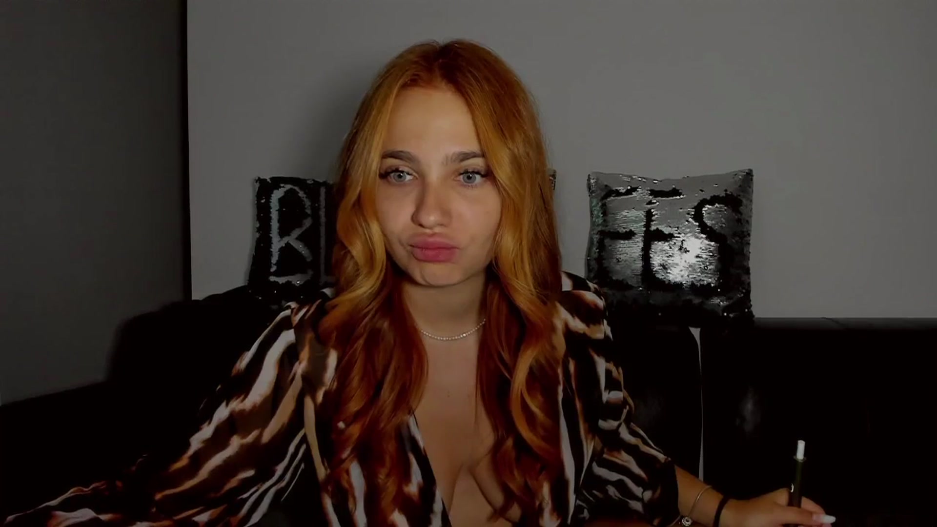 Gallery image thumbnail from BlueeeS's myfreecams stream on, 07/07/2025, 23:14 image 6 of 20