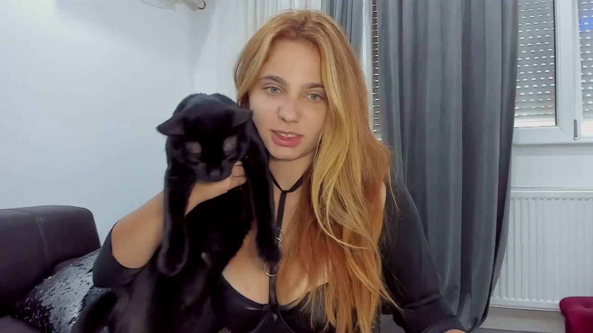 Gallery image thumbnail from BlueeeS's myfreecams stream on, 07/26/2025, 16:34 image 16 of 20