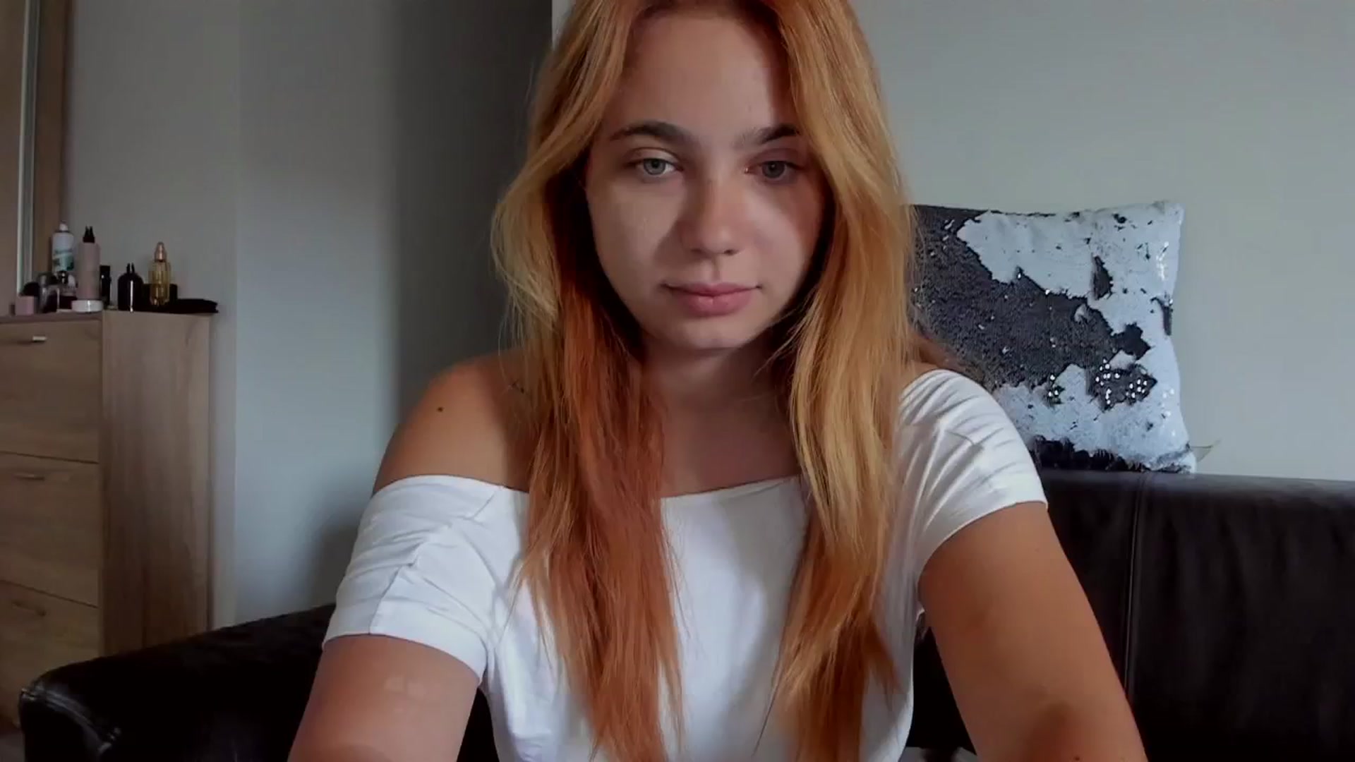 Gallery image thumbnail from BlueeeS's myfreecams stream on, 07/28/2025, 10:16 image 7 of 20