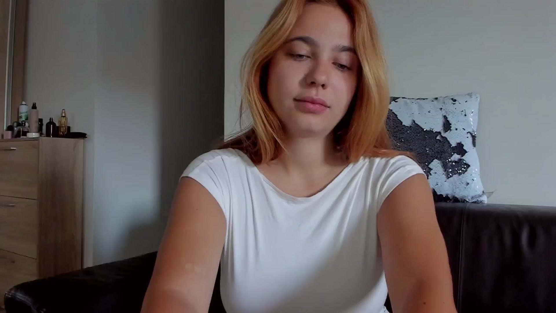 Gallery image thumbnail from BlueeeS's myfreecams stream on, 07/28/2025, 10:16 image 14 of 20