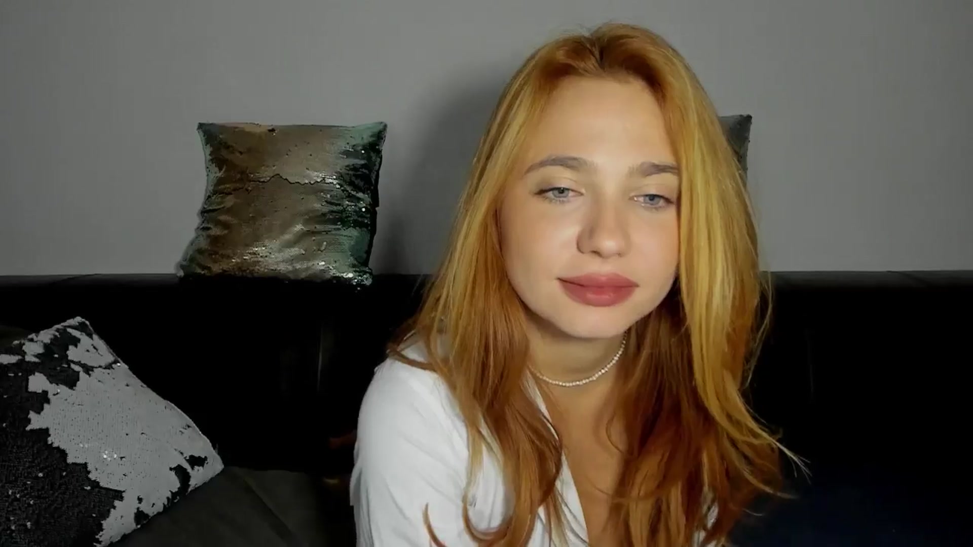 Gallery image thumbnail from BlueeeS's myfreecams stream on, 08/29/2025, 24:30 image 14 of 20