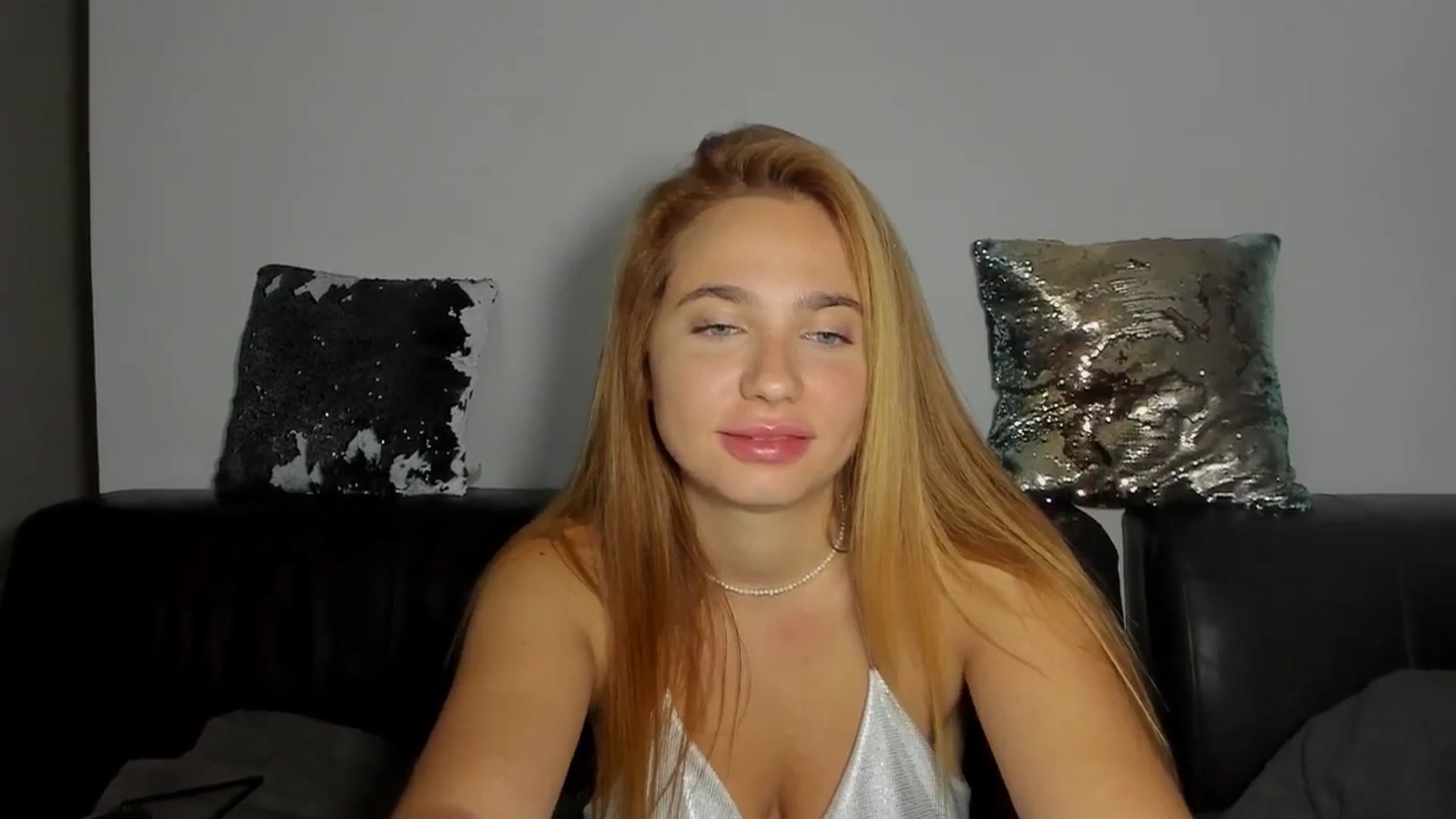 Gallery image thumbnail from BlueeeS's myfreecams stream on, 09/01/2025, 24:51 image 15 of 20