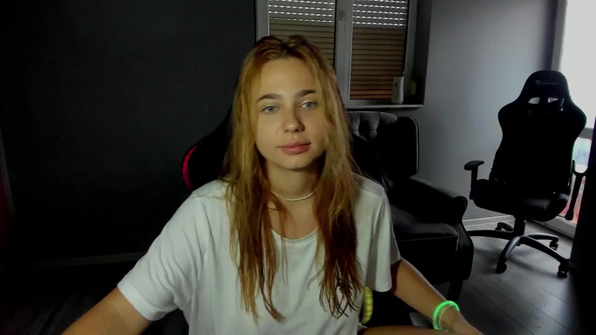 Gallery image thumbnail from BlueeeS's myfreecams stream on, 09/07/2025, 13:41 image 9 of 20