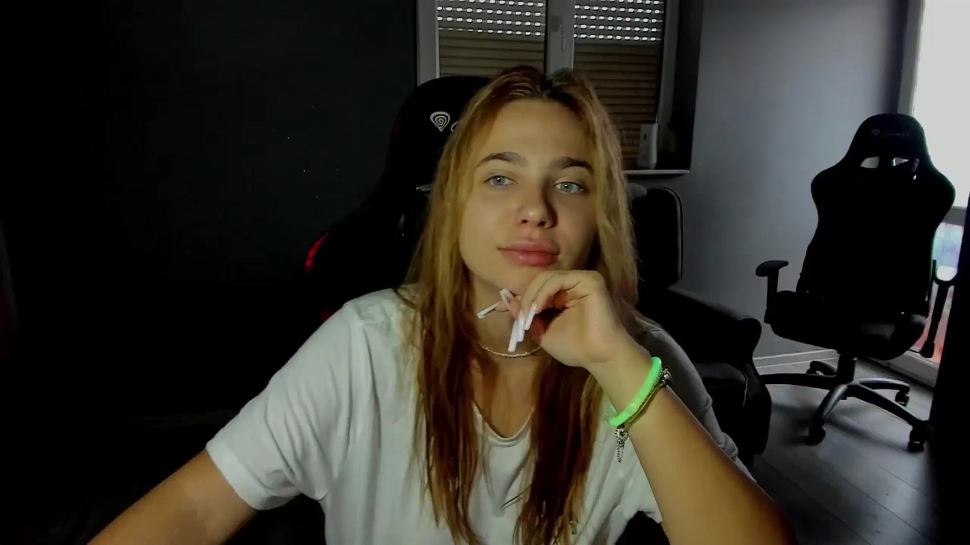 Gallery image thumbnail from BlueeeS's myfreecams stream on, 09/07/2025, 13:41 image 13 of 20
