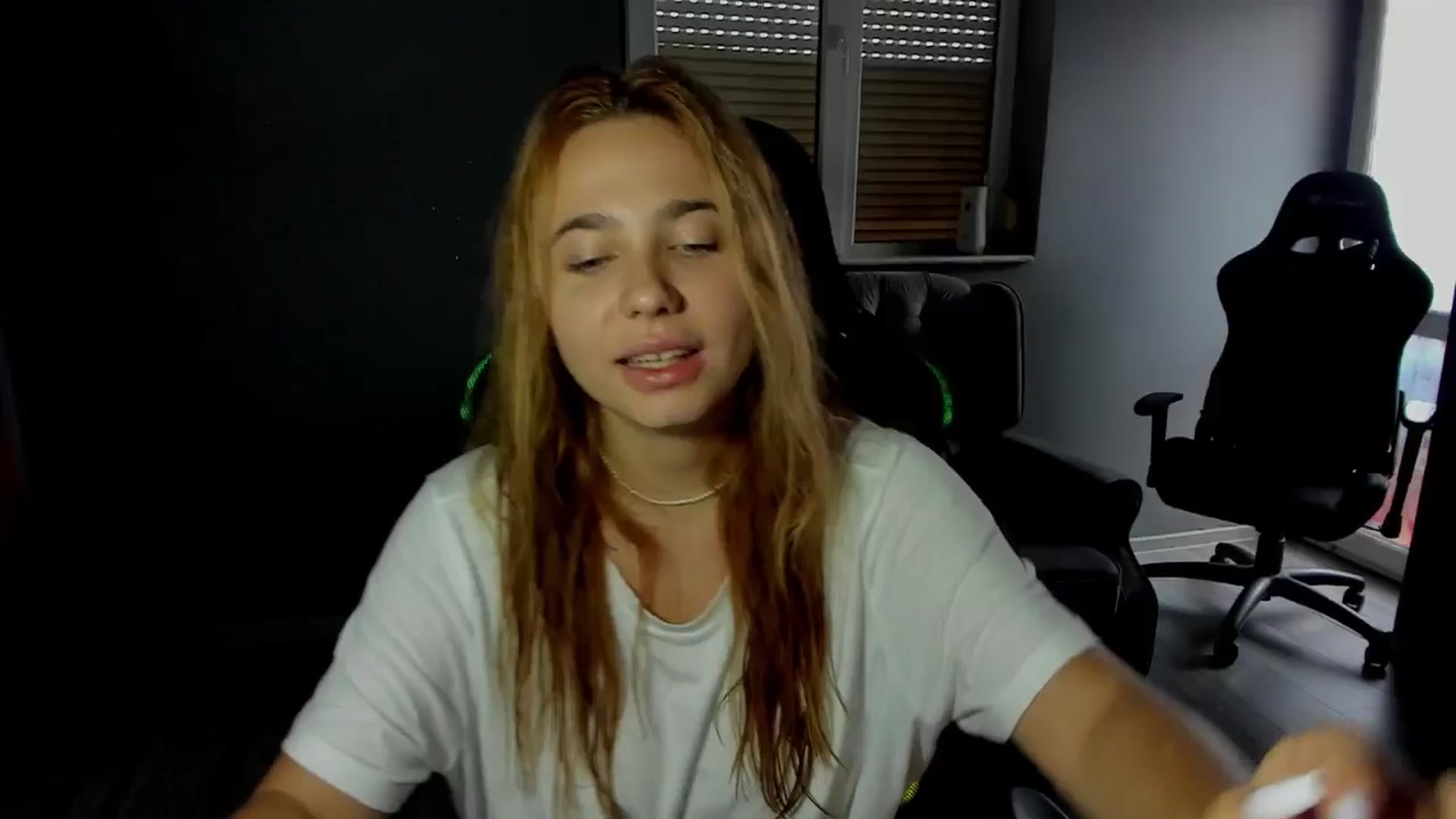 Gallery image thumbnail from BlueeeS's myfreecams stream on, 09/07/2025, 13:41 image 15 of 20