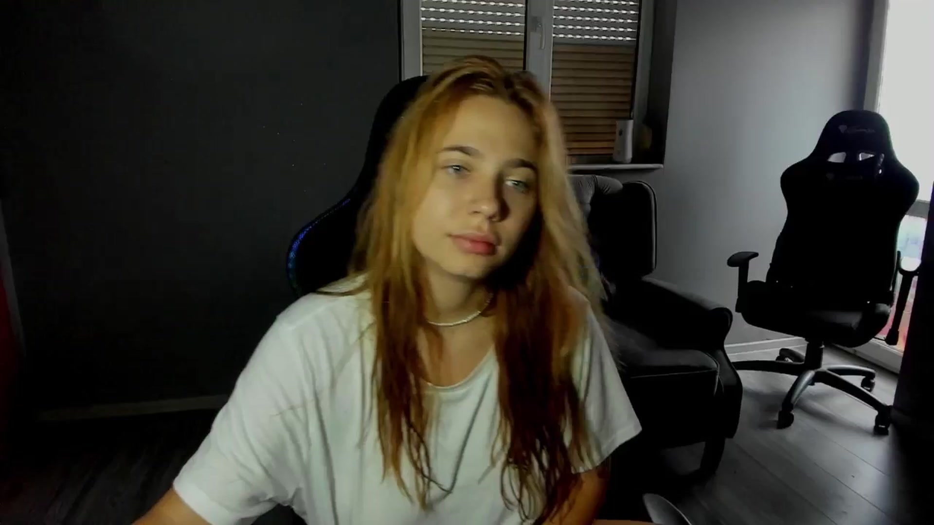 Gallery image thumbnail from BlueeeS's myfreecams stream on, 09/07/2025, 13:41 image 3 of 20