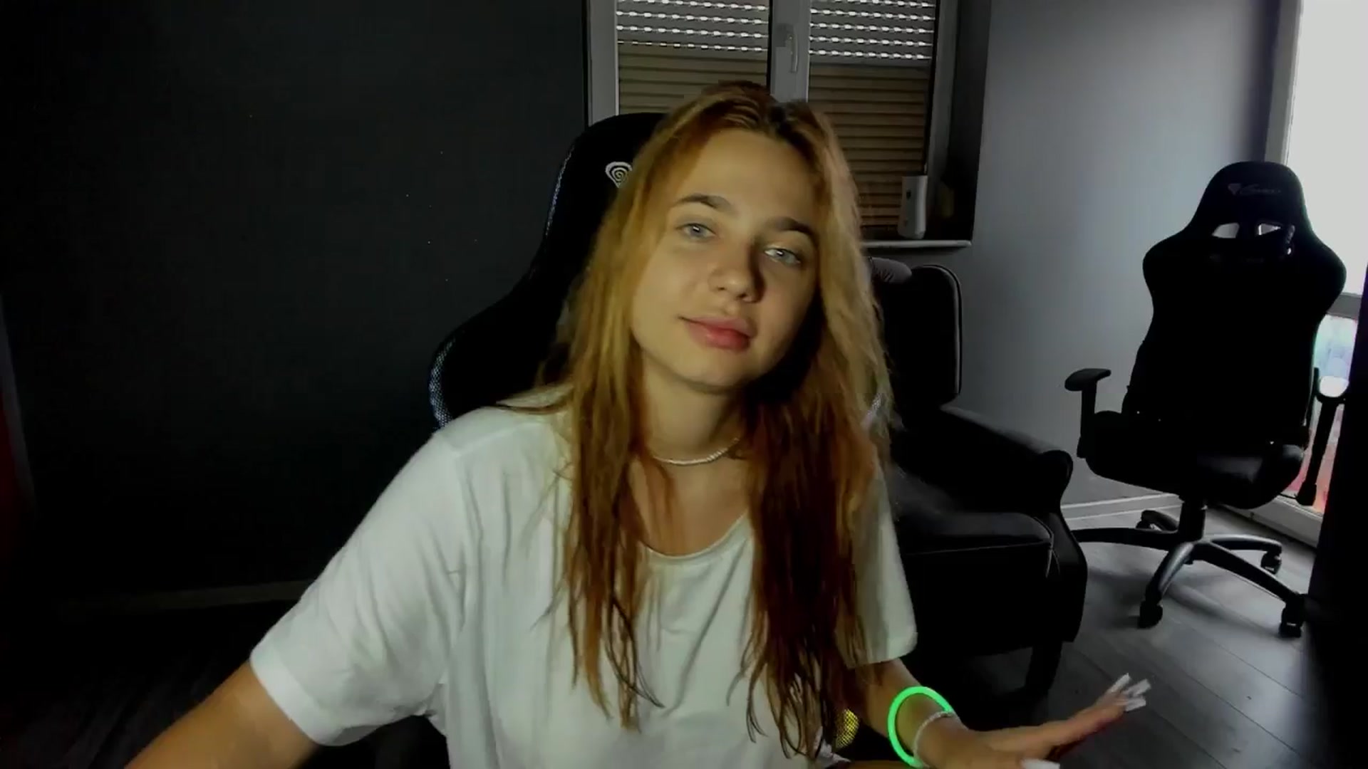 Gallery image thumbnail from BlueeeS's myfreecams stream on, 09/07/2025, 13:41 image 5 of 20