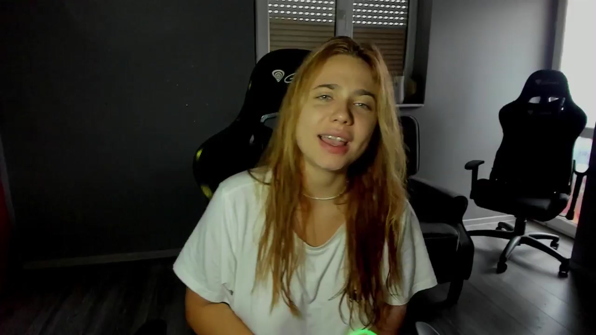Gallery image thumbnail from BlueeeS's myfreecams stream on, 09/07/2025, 13:41 image 18 of 20