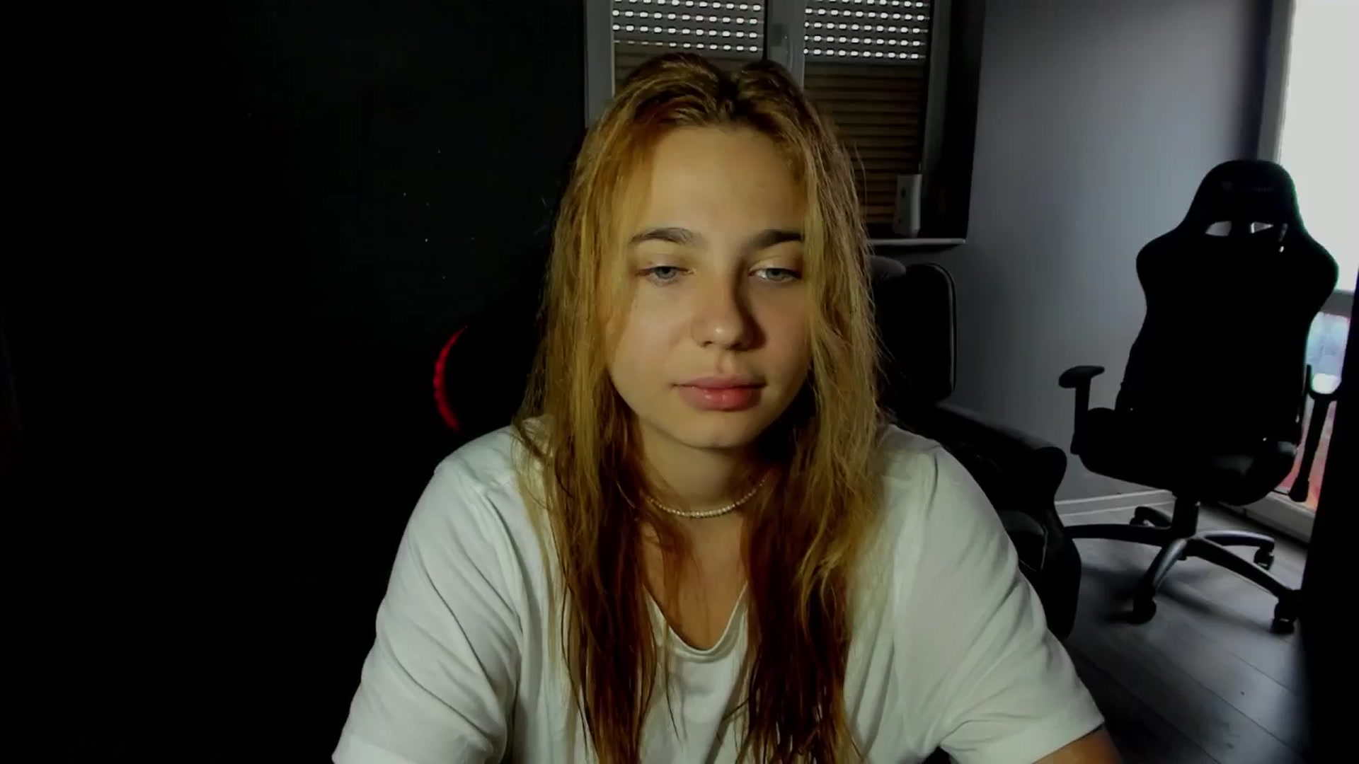 Gallery image thumbnail from BlueeeS's myfreecams stream on, 09/07/2025, 13:41 image 16 of 20