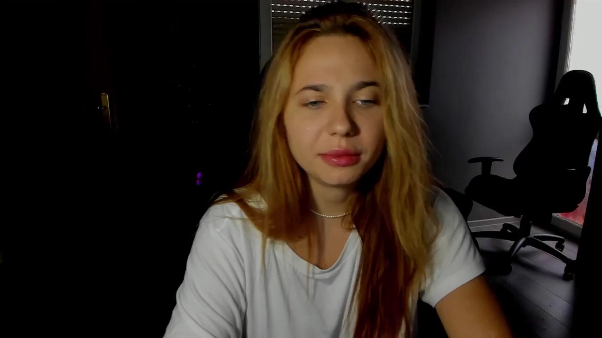 Gallery image thumbnail from BlueeeS's myfreecams stream on, 09/07/2025, 16:17 image 12 of 20