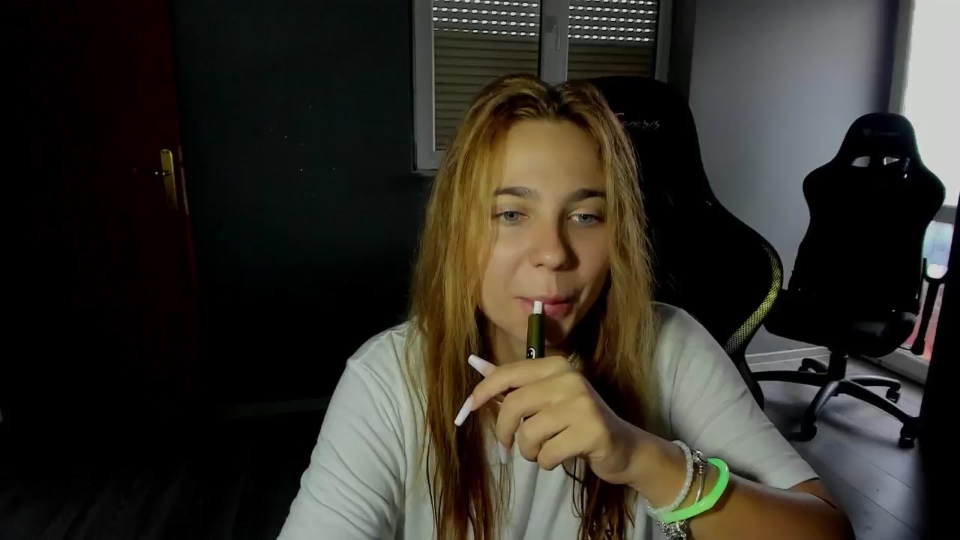 Gallery image thumbnail from BlueeeS's myfreecams stream on, 09/07/2025, 16:17 image 1 of 20