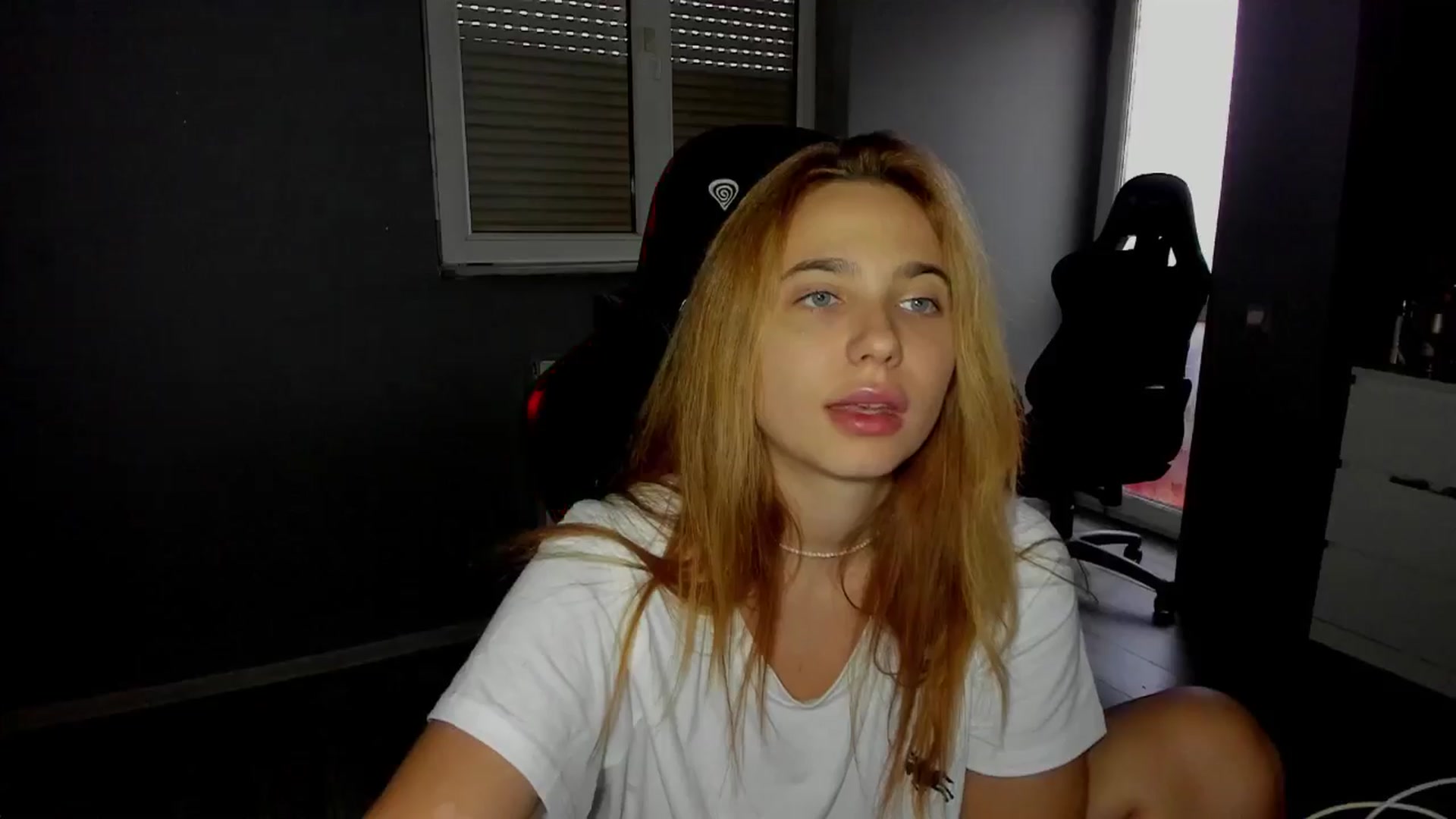 Gallery image thumbnail from BlueeeS's myfreecams stream on, 09/07/2025, 16:17 image 17 of 20