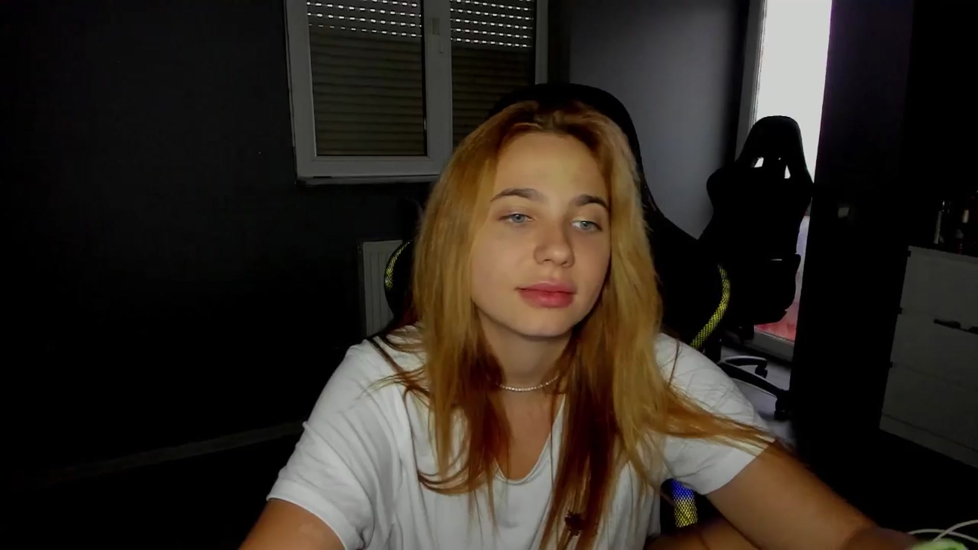 Gallery image thumbnail from BlueeeS's myfreecams stream on, 09/07/2025, 16:17 image 18 of 20