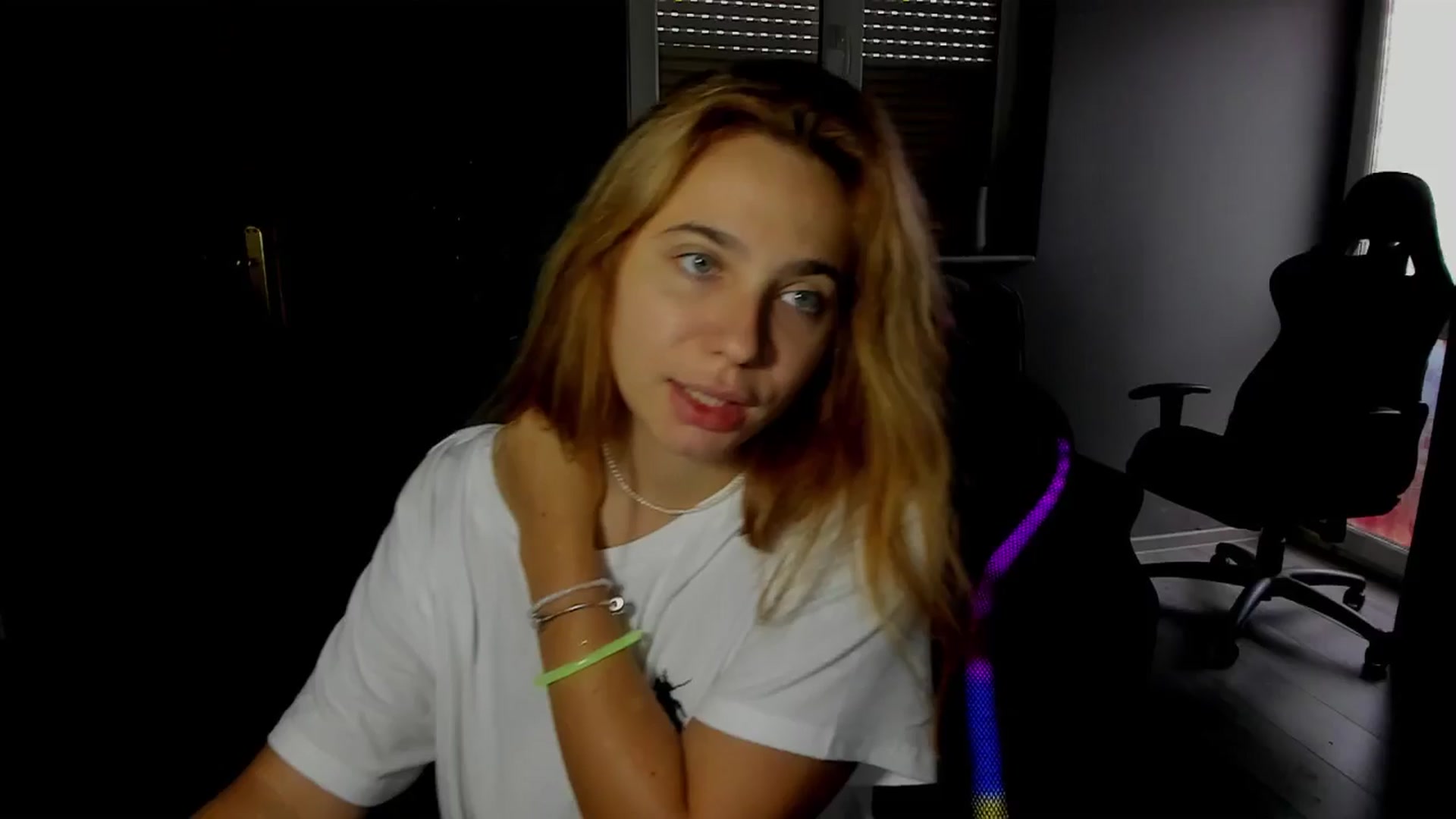 Gallery image thumbnail from BlueeeS's myfreecams stream on, 09/07/2025, 16:17 image 10 of 20