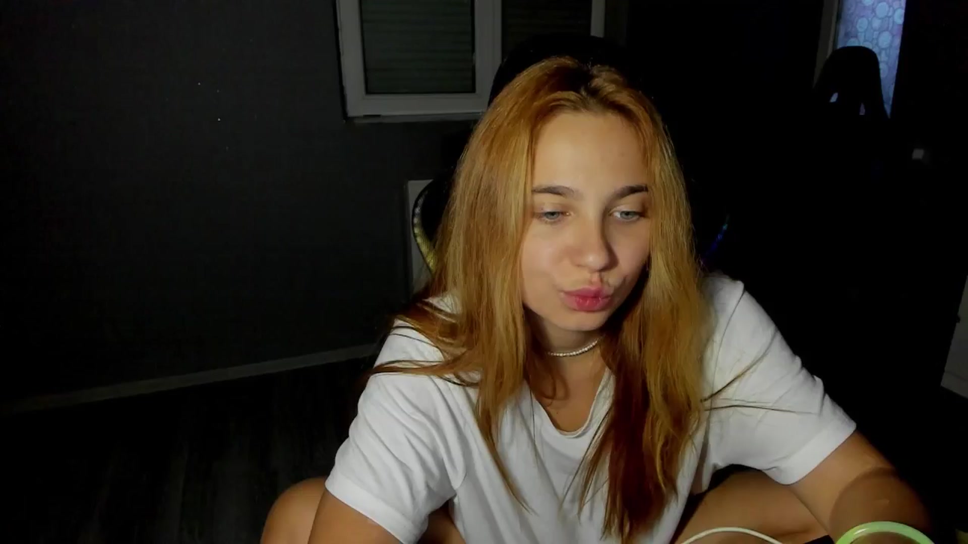 Gallery image thumbnail from BlueeeS's myfreecams stream on, 09/07/2025, 16:57 image 12 of 20