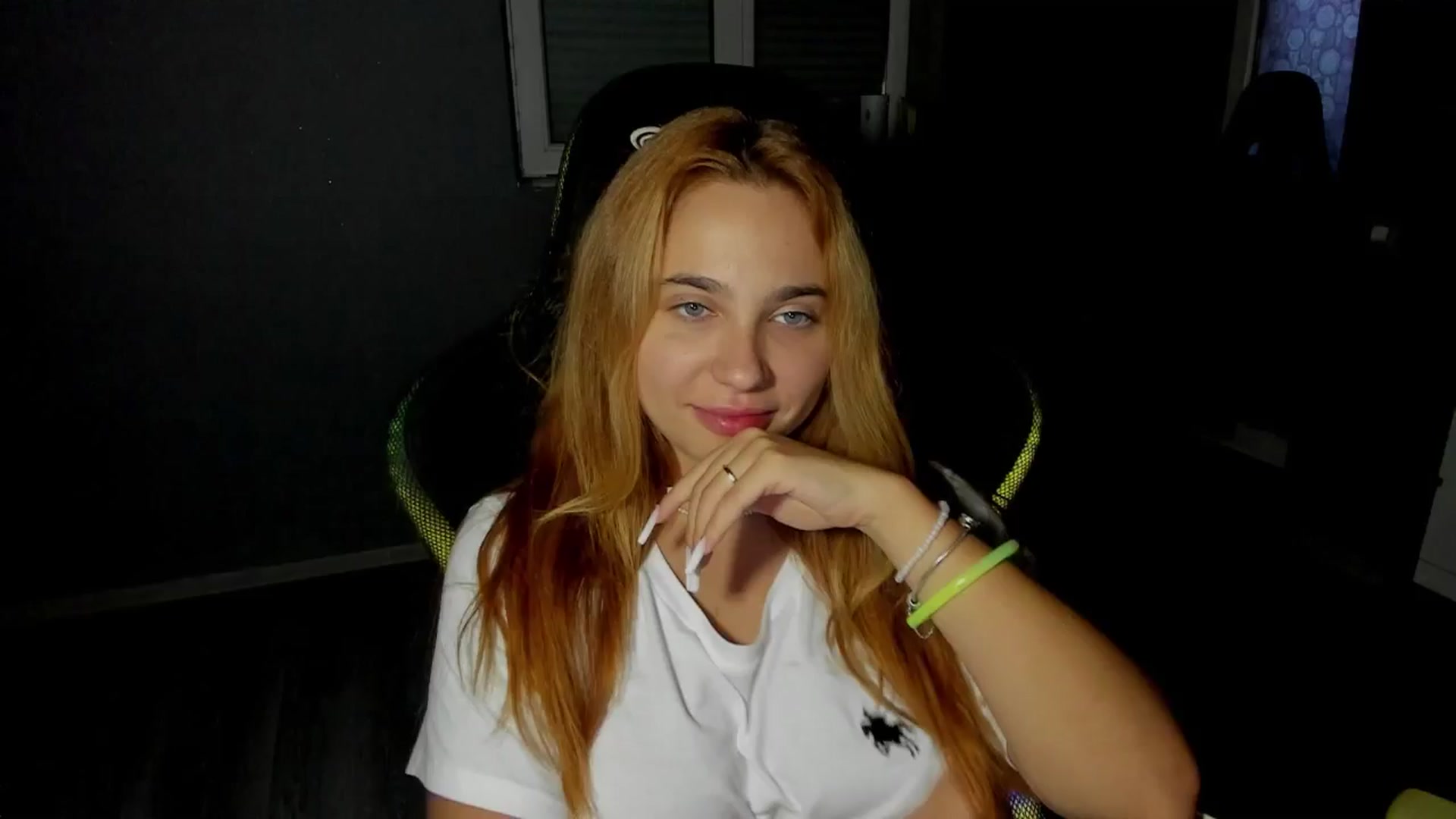 Gallery image thumbnail from BlueeeS's myfreecams stream on, 09/07/2025, 16:57 image 16 of 20