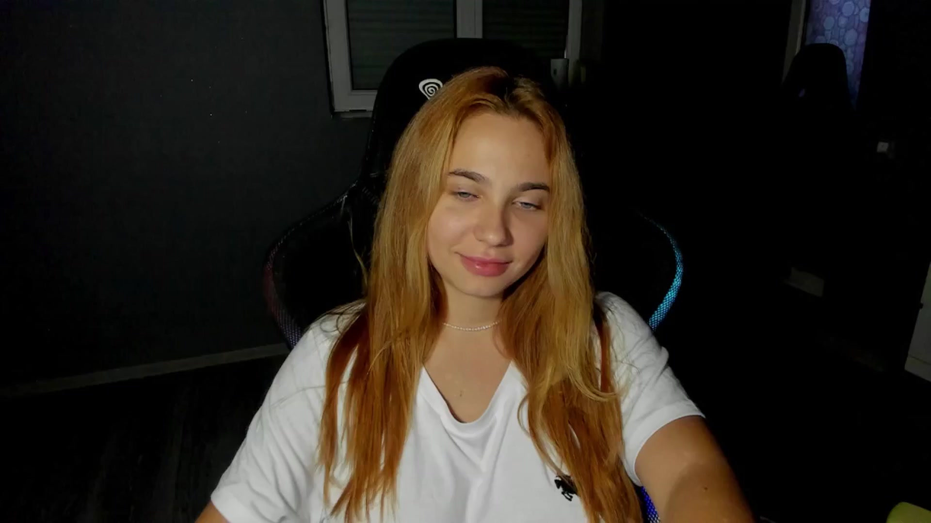 Gallery image thumbnail from BlueeeS's myfreecams stream on, 09/07/2025, 16:57 image 17 of 20