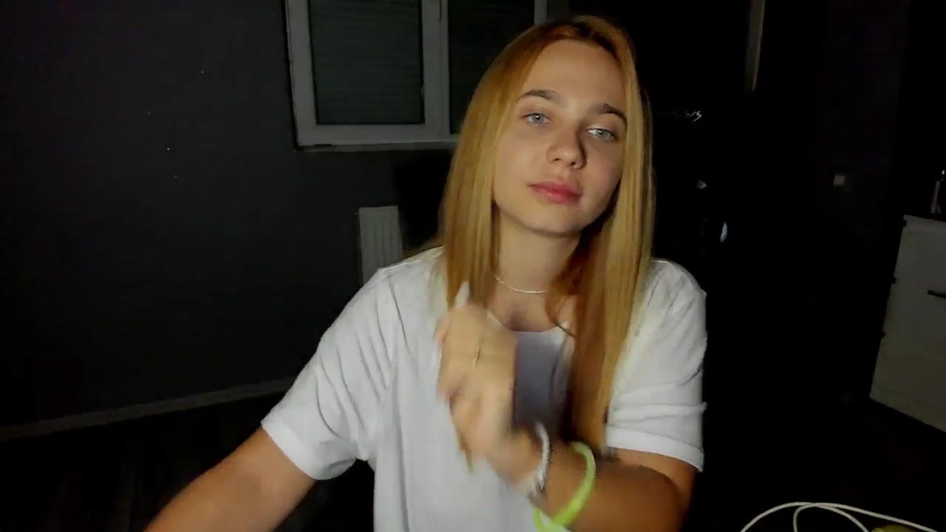 Gallery image thumbnail from BlueeeS's myfreecams stream on, 09/07/2025, 20:15 image 18 of 20