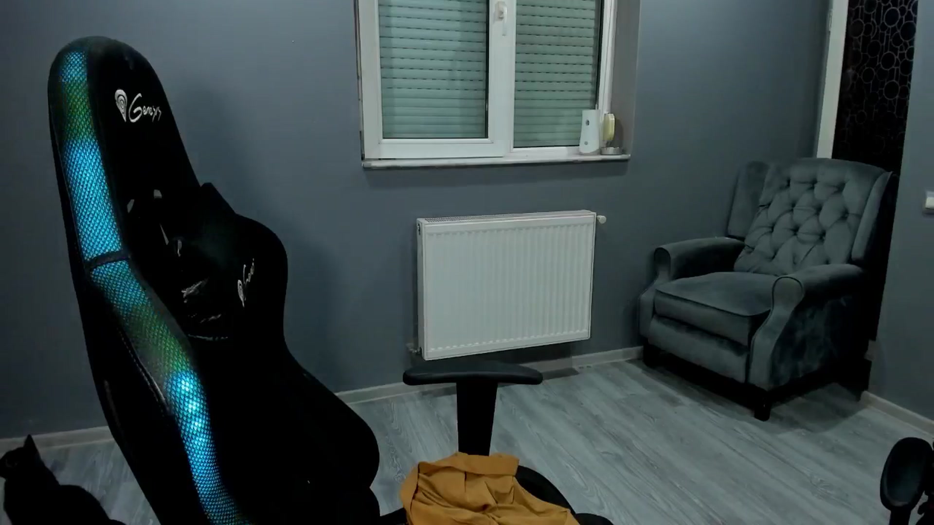 Gallery image thumbnail from BlueeeS's myfreecams stream on, 09/30/2025, 17:49 image 18 of 20