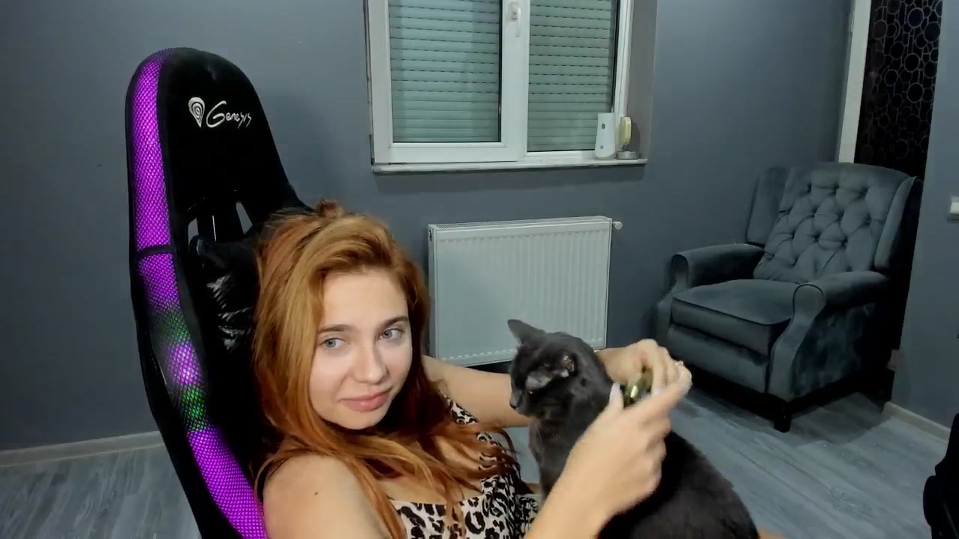 Gallery image thumbnail from BlueeeS's myfreecams stream on, 09/30/2025, 17:49 image 17 of 20