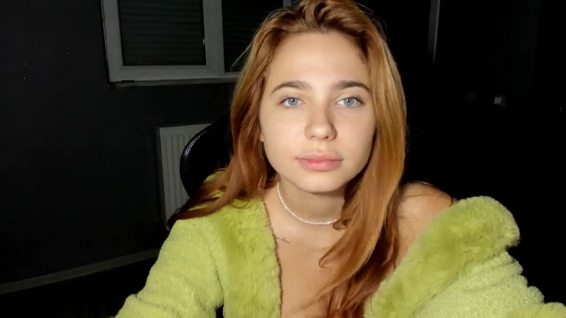 Gallery image thumbnail from BlueeeS's myfreecams stream on, 10/04/2025, 16:23 image 17 of 20