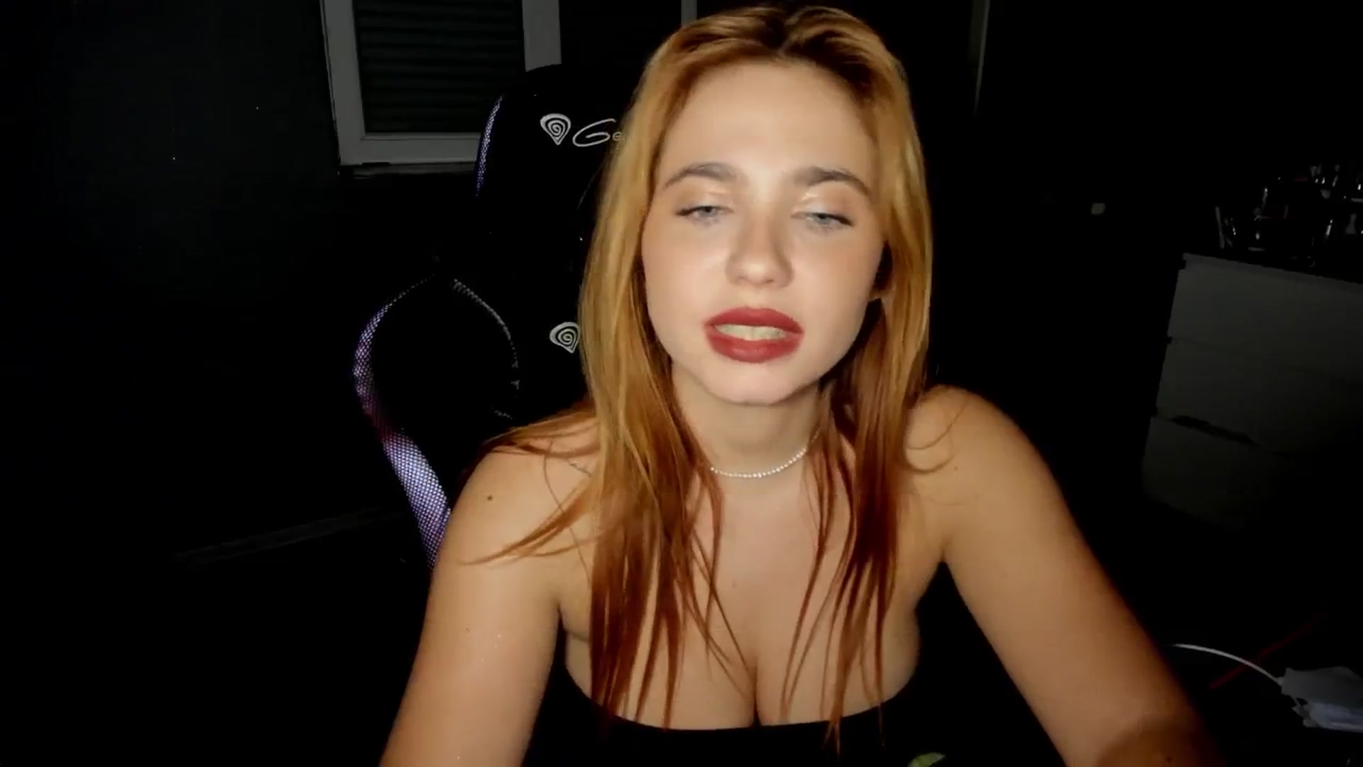 Gallery image thumbnail from BlueeeS's myfreecams stream on, 10/17/2025, 04:11 image 13 of 20