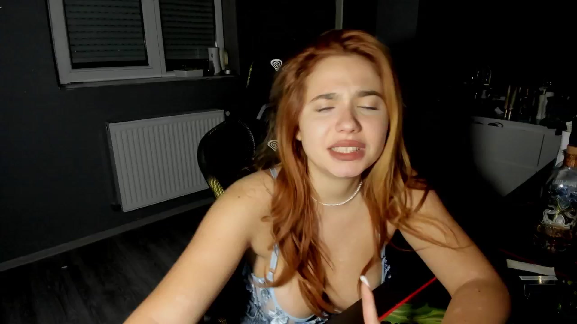 Gallery image thumbnail from BlueeeS's myfreecams stream on, 10/28/2025, 03:56 image 8 of 20