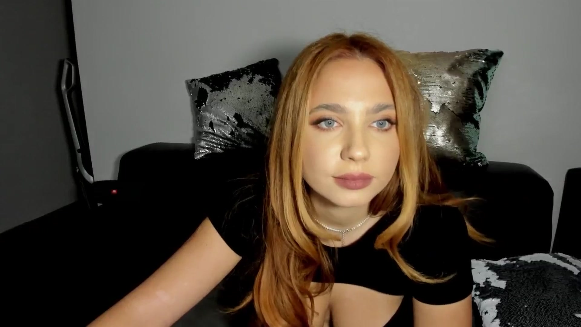 Gallery image thumbnail from BlueeeS's myfreecams stream on, 11/17/2025, 23:28 image 11 of 20