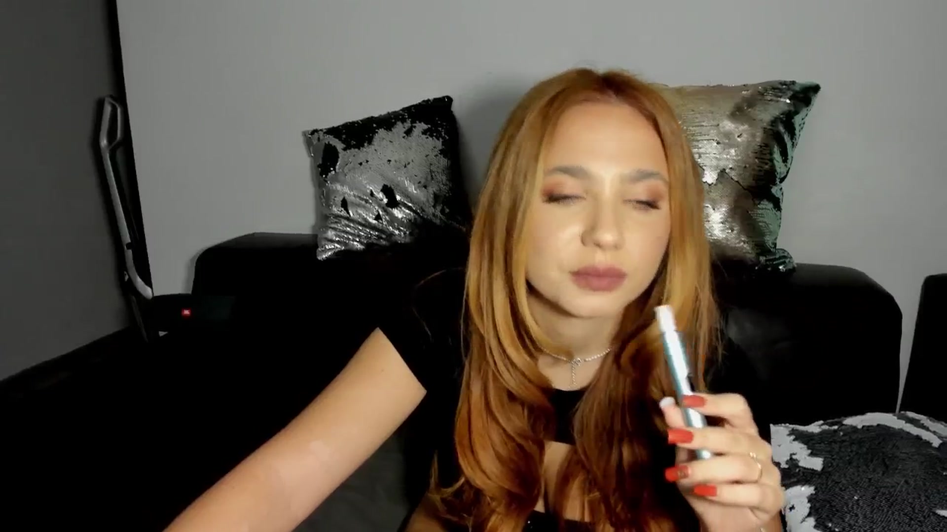 Gallery image thumbnail from BlueeeS's myfreecams stream on, 11/17/2025, 23:28 image 5 of 20