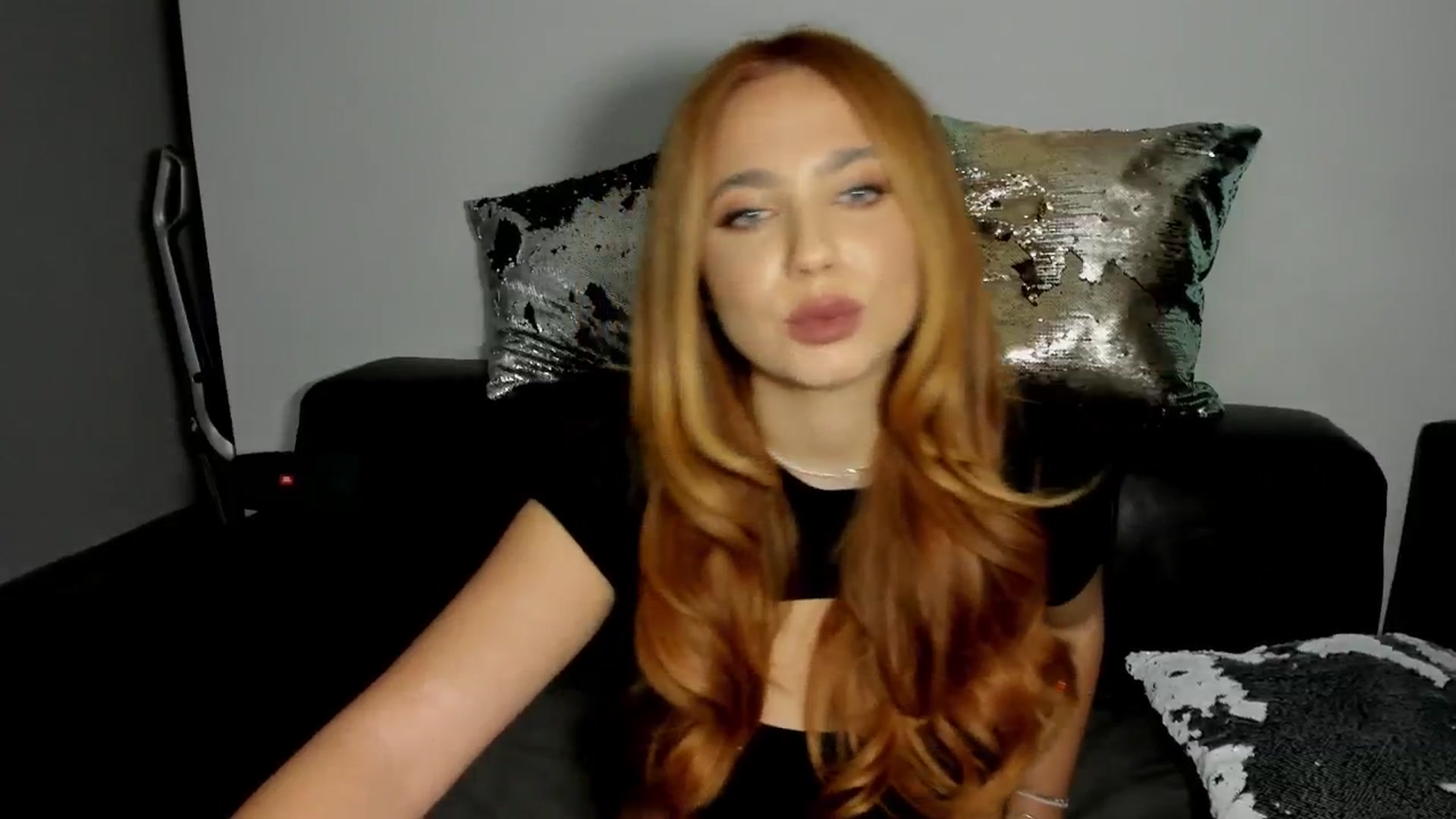 Gallery image thumbnail from BlueeeS's myfreecams stream on, 11/17/2025, 23:28 image 6 of 20
