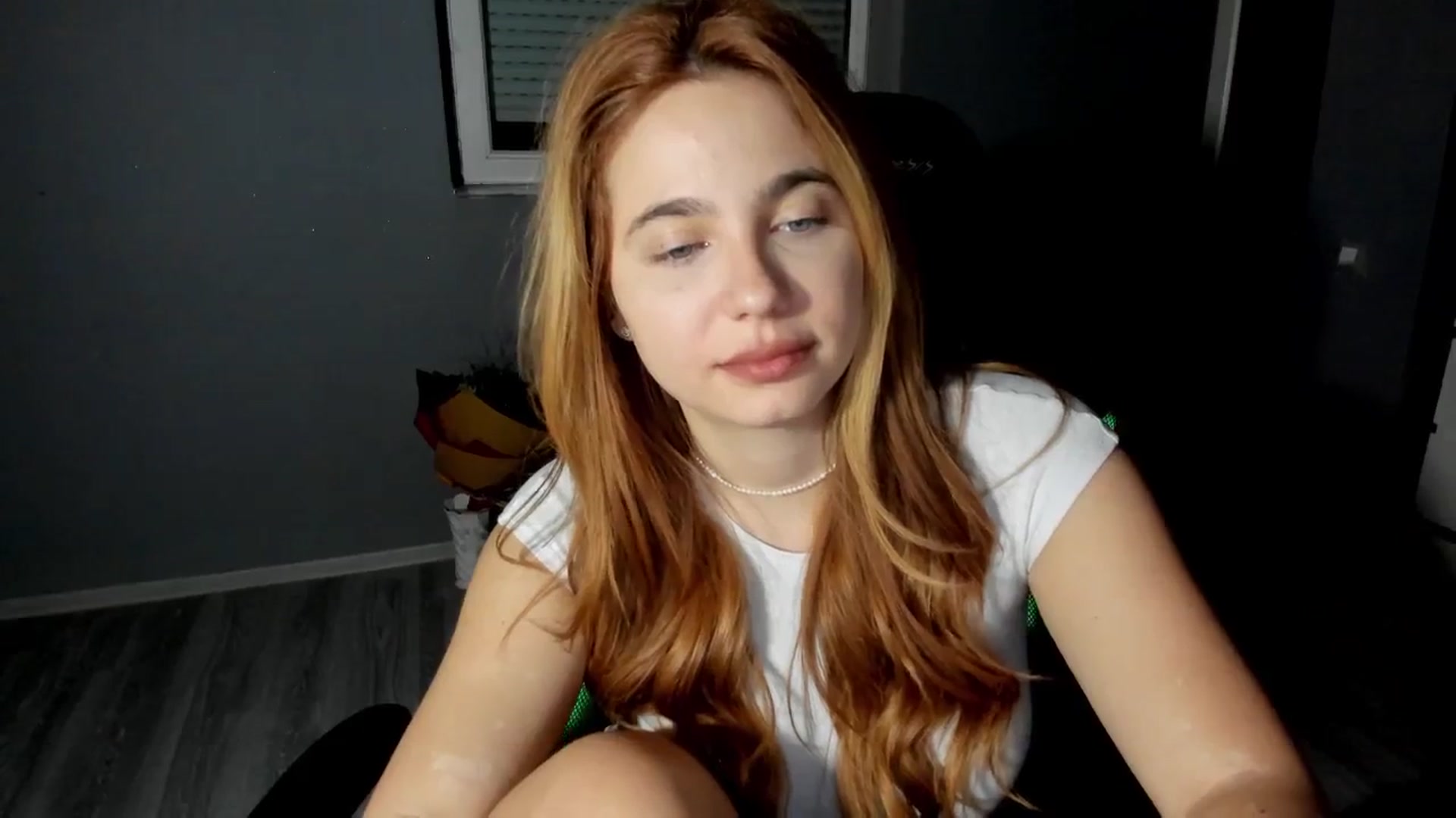 Gallery image thumbnail from BlueeeS's myfreecams stream on, 12/10/2025, 01:35 image 15 of 20