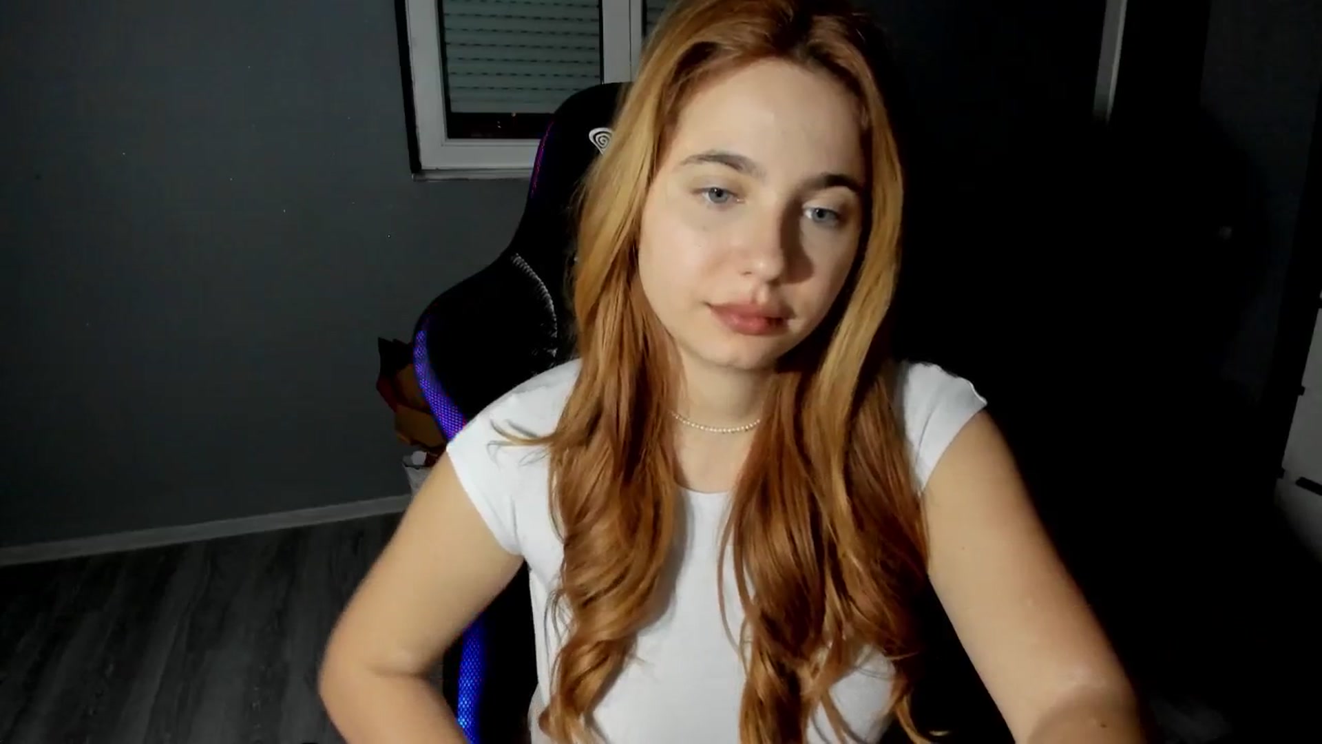 Gallery image thumbnail from BlueeeS's myfreecams stream on, 12/10/2025, 01:35 image 19 of 20