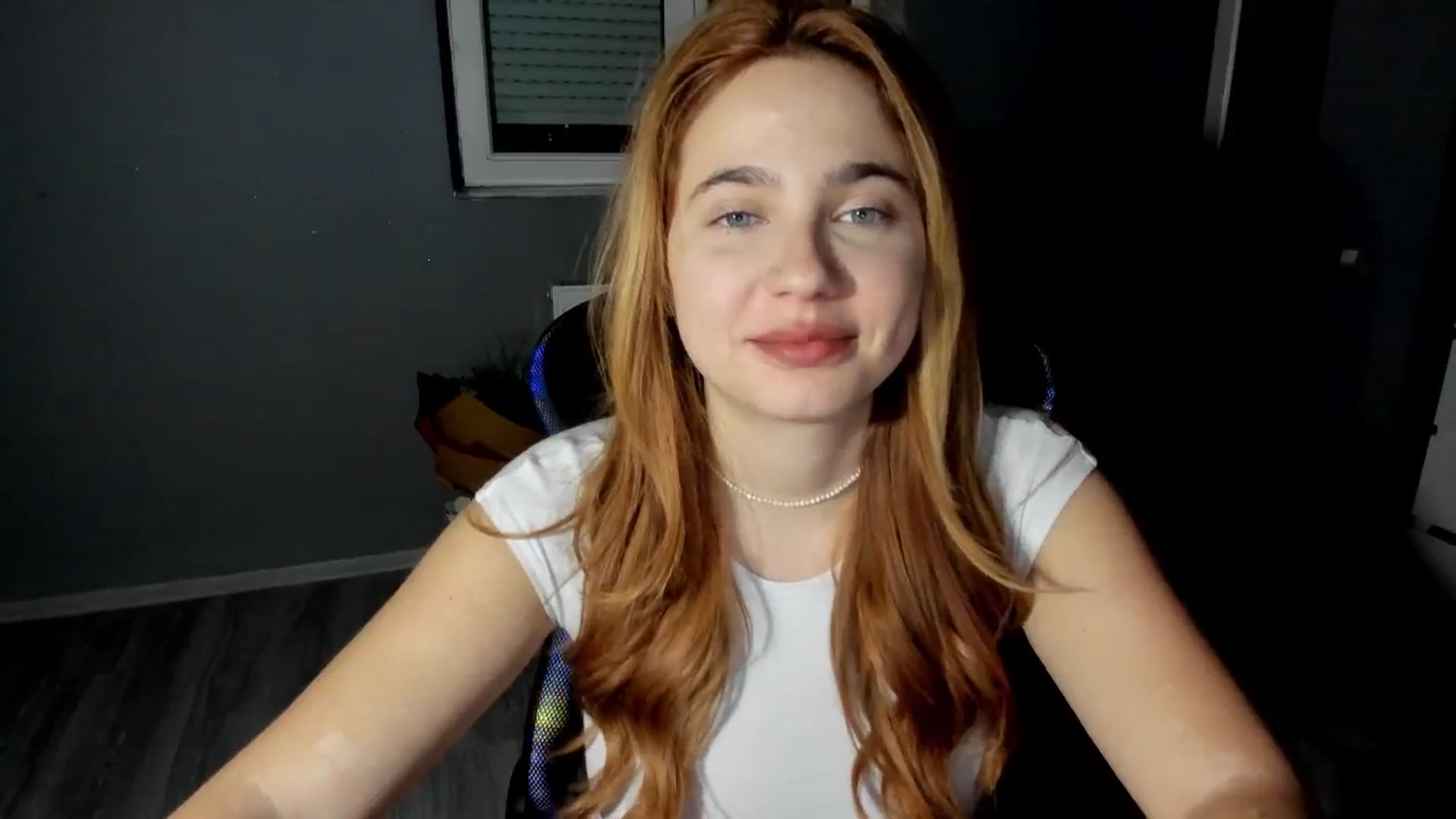 Gallery image thumbnail from BlueeeS's myfreecams stream on, 12/10/2025, 01:35 image 17 of 20