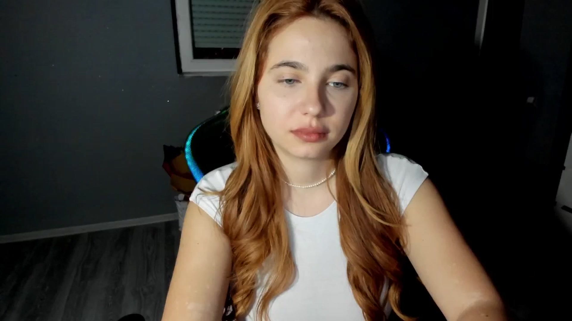 Gallery image thumbnail from BlueeeS's myfreecams stream on, 12/10/2025, 01:35 image 18 of 20