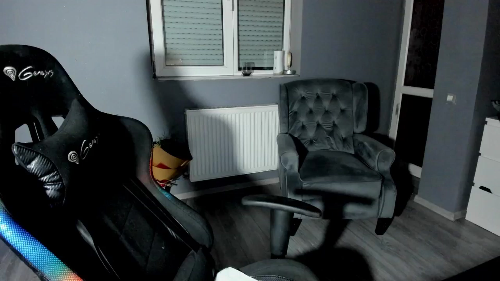 Gallery image thumbnail from BlueeeS's myfreecams stream on, 12/12/2025, 01:42 image 7 of 20
