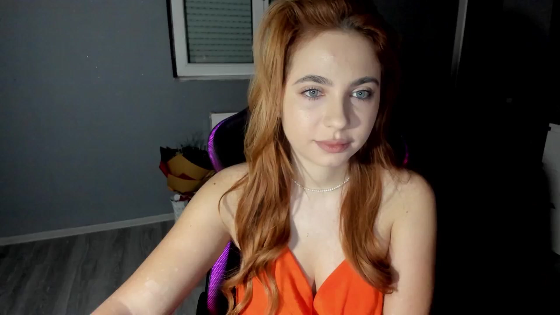 Gallery image thumbnail from BlueeeS's myfreecams stream on, 12/12/2025, 01:42 image 18 of 20