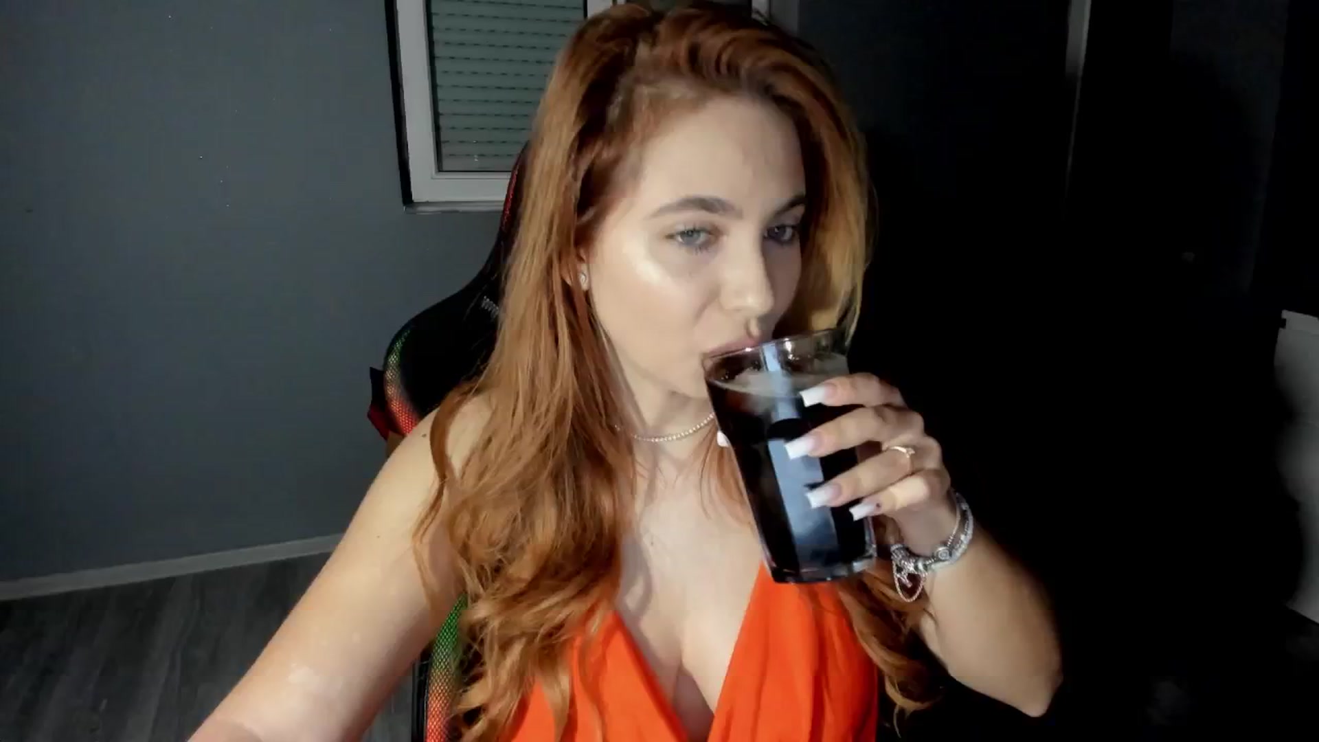 Gallery image thumbnail from BlueeeS's myfreecams stream on, 12/12/2025, 01:42 image 8 of 20