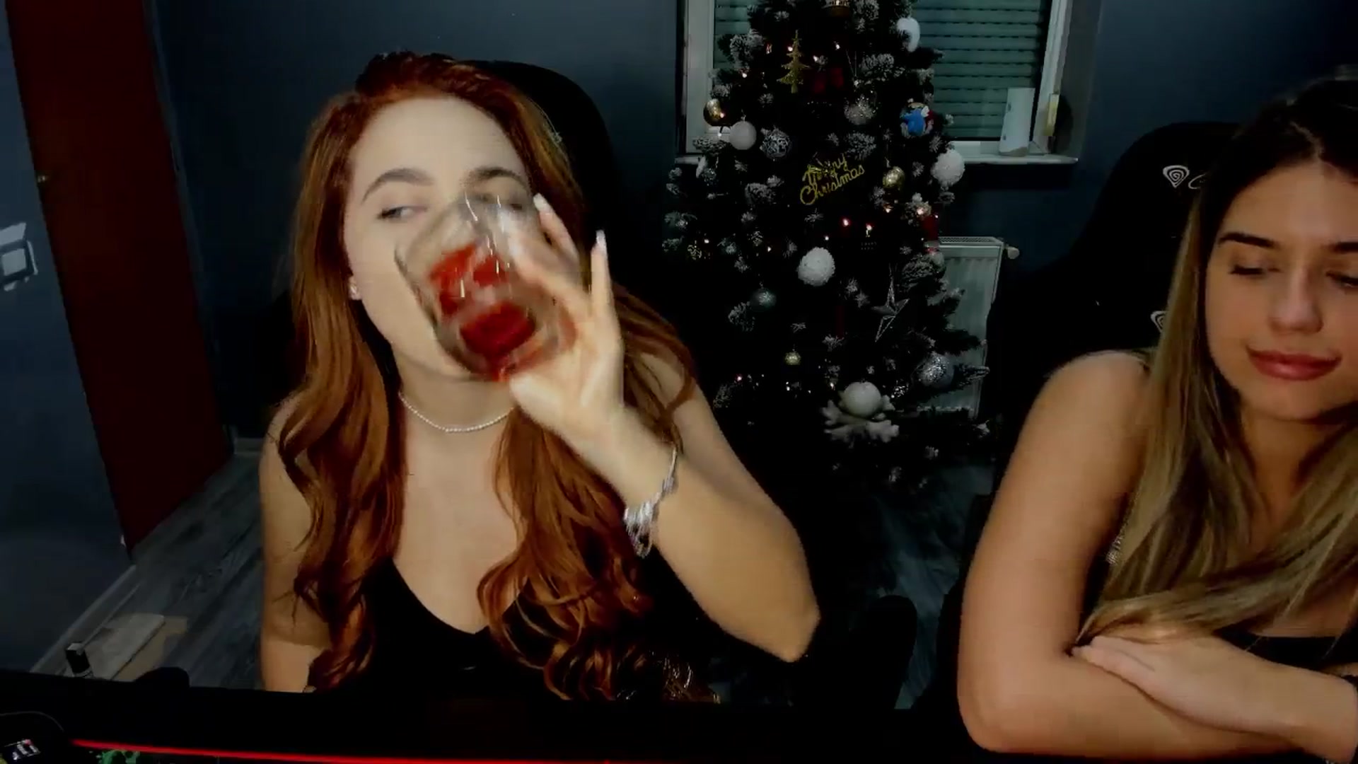 Gallery image thumbnail from BlueeeS's myfreecams stream on, 12/19/2025, 24:03 image 19 of 20