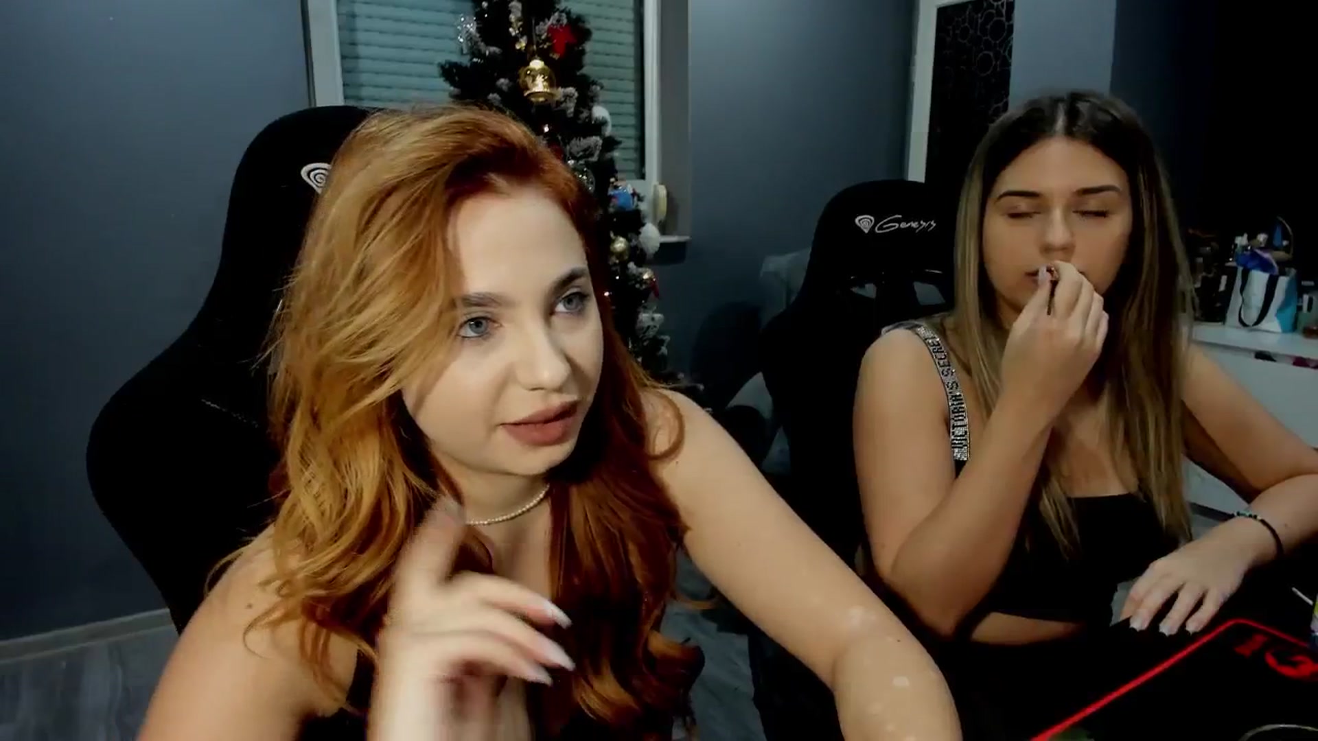 Gallery image thumbnail from BlueeeS's myfreecams stream on, 12/19/2025, 24:03 image 2 of 20