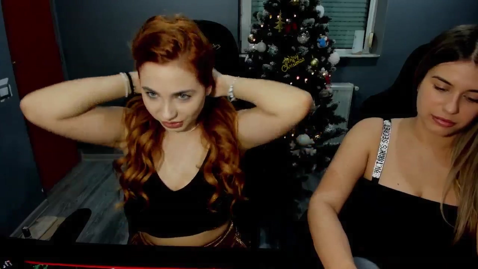 Gallery image thumbnail from BlueeeS's myfreecams stream on, 12/19/2025, 24:03 image 14 of 20