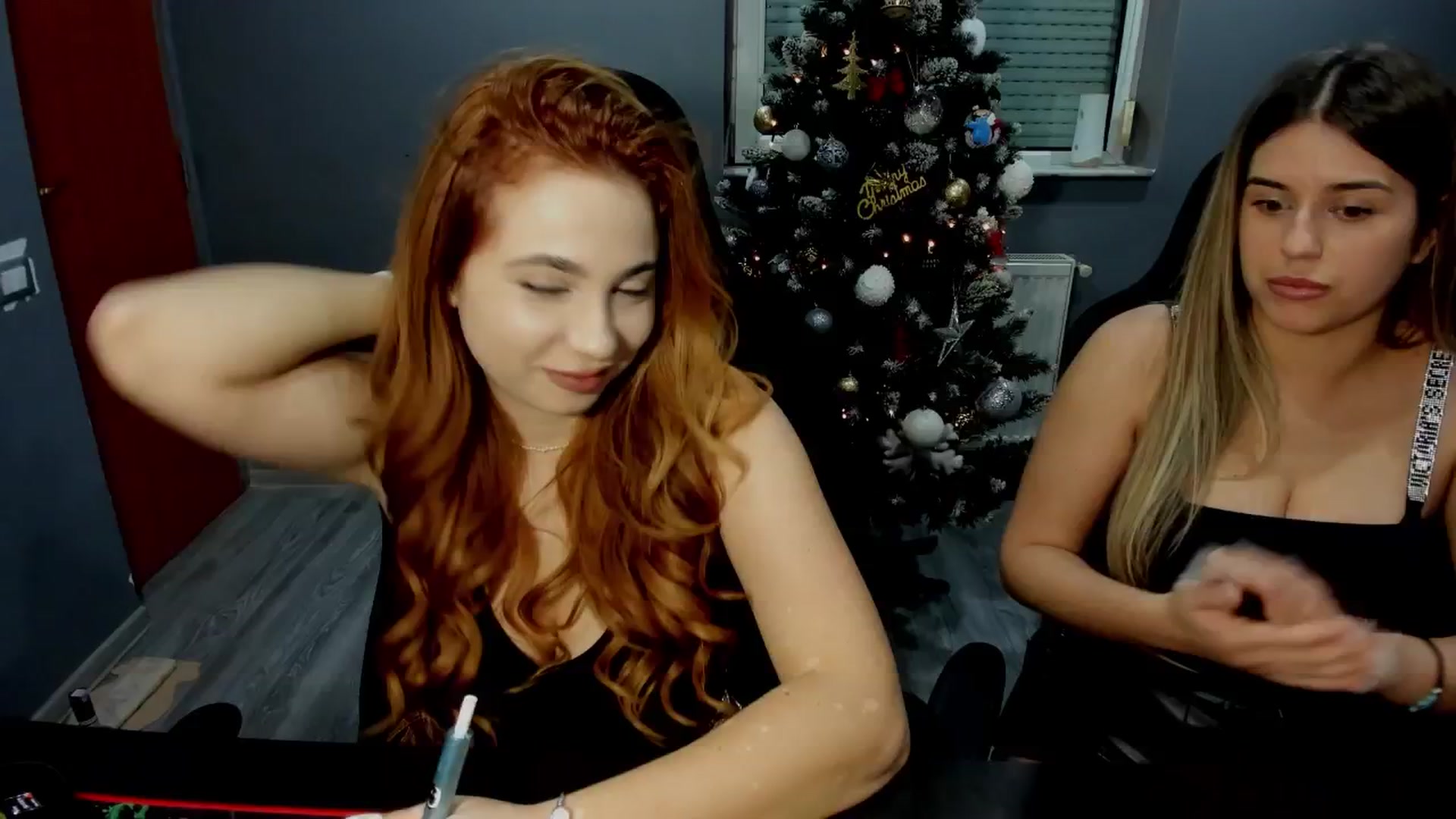 Gallery image thumbnail from BlueeeS's myfreecams stream on, 12/19/2025, 01:55 image 12 of 20