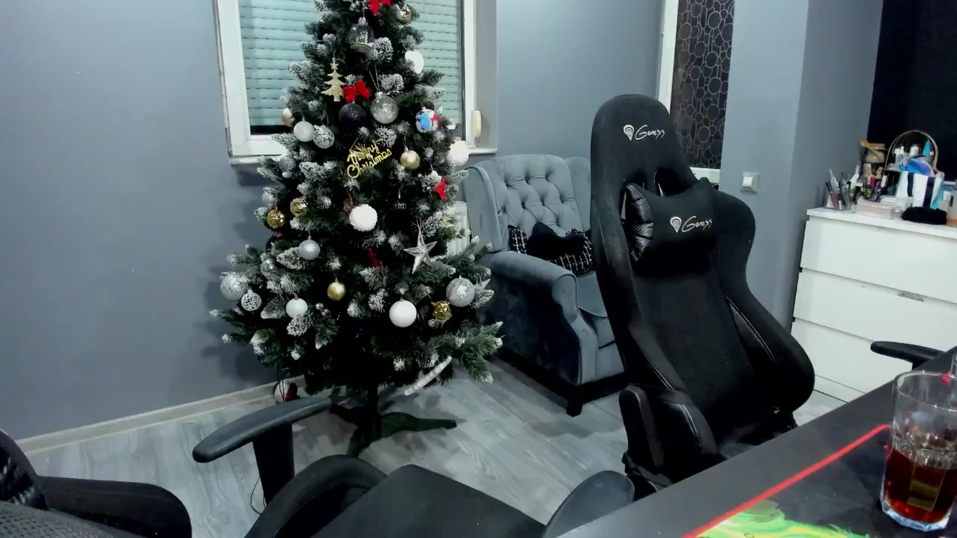 Gallery image thumbnail from BlueeeS's myfreecams stream on, 01/12/2026, 21:08 image 19 of 20