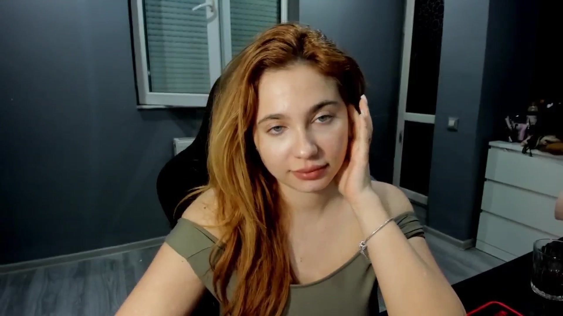 Gallery image thumbnail from BlueeeS's myfreecams stream on, 03/16/2026, 24:36 image 14 of 20